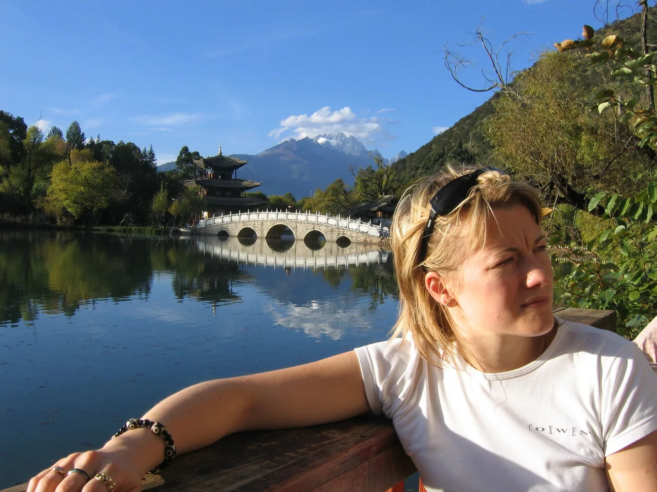 Caroline lors de son voyage en Chine