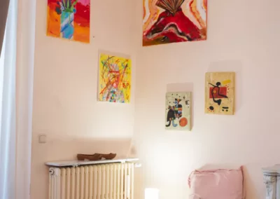 un lit simple dans le dortoir poulailler à Moissac